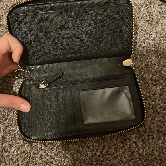 Black Micheal Kors wallet - Picture 3 of 3